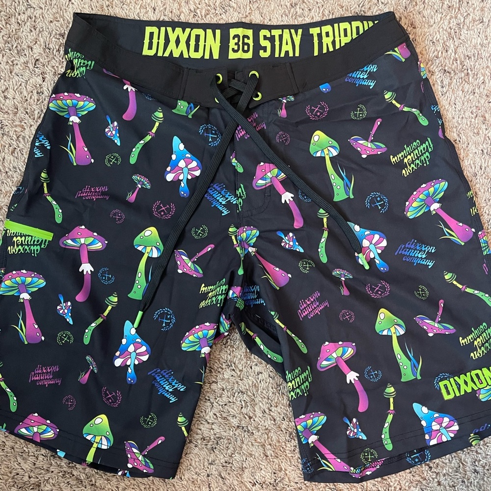 DIXXON Fun Guy men’s board shorts. Size 36